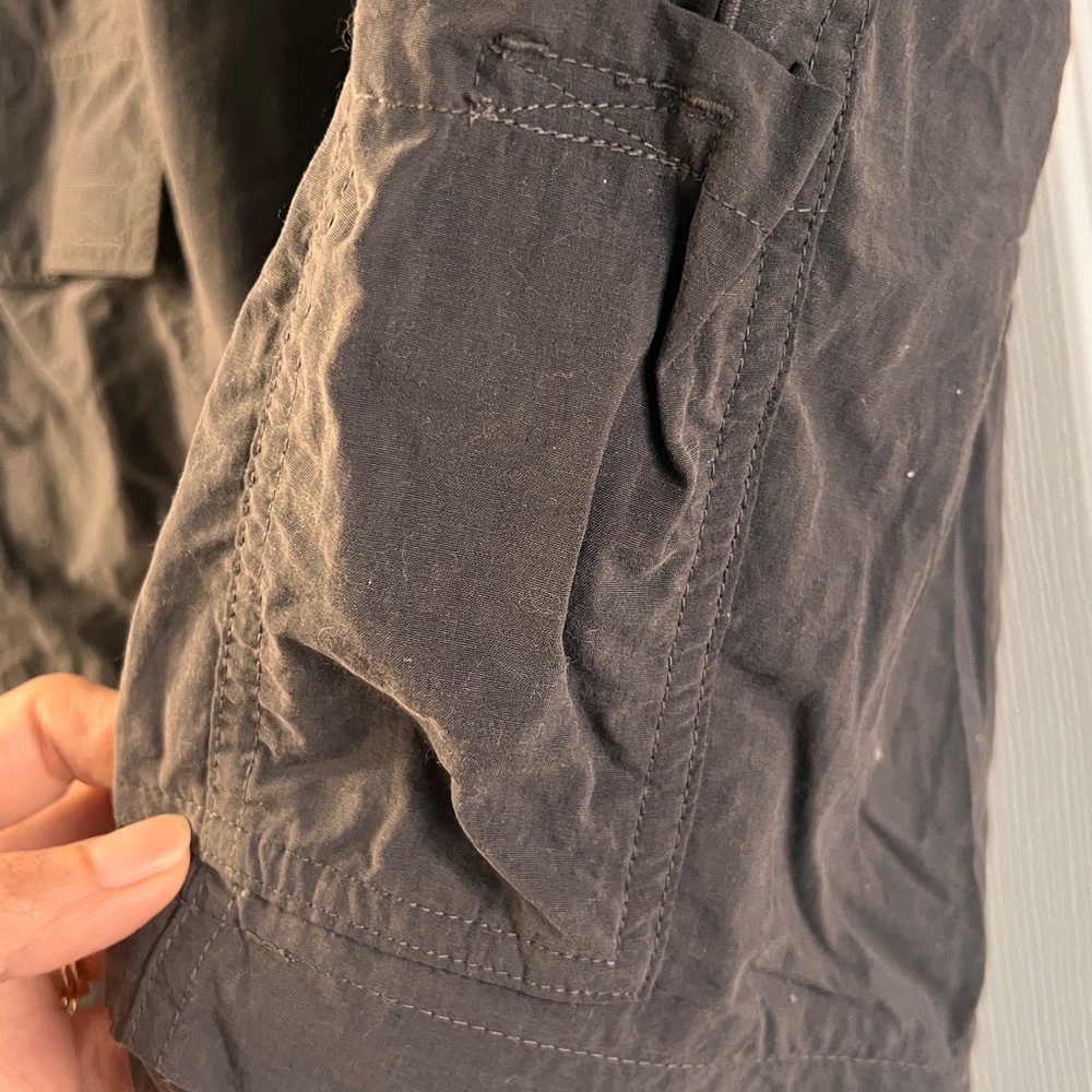 The North Face Men's Dark Gray Cargo Pants Zip- off Convertible Pants - Picture 6 of 13